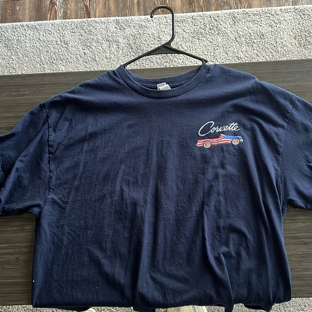 Gildan navy blue corvette T shirt barely ever worn in great condition